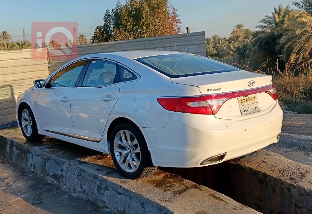 هيونداي أزيرا